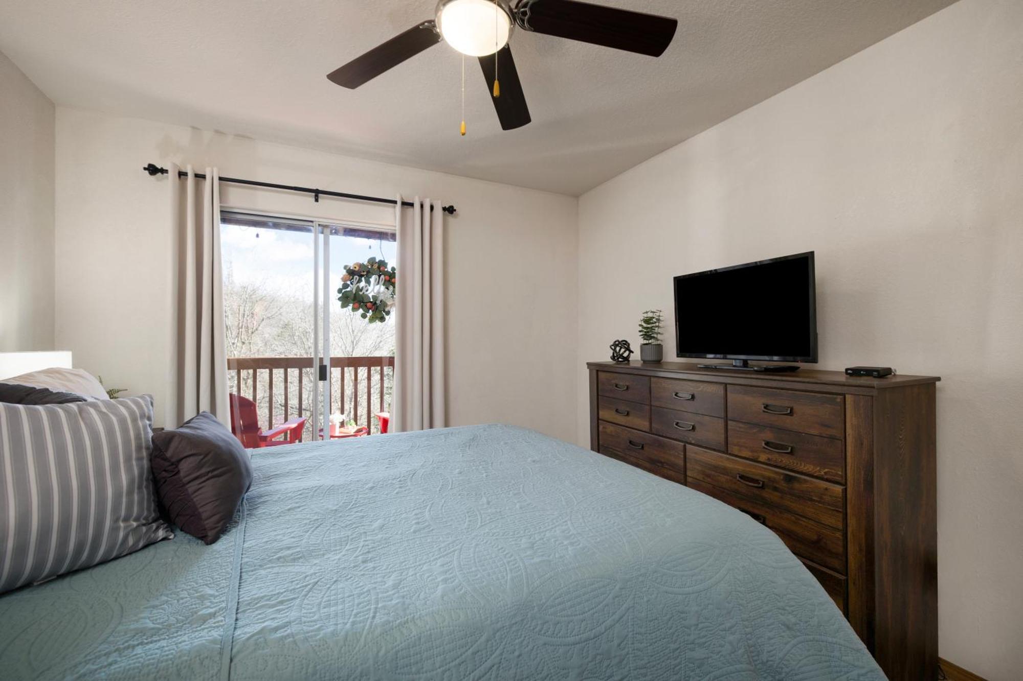 Walk-In, No Stairs Condo, Pets Welcome, 4 Mins To Silver Dollar City, 14 Mins To Ball Park Of America, Amazing Ozark Mountian Views Branson Eksteriør billede